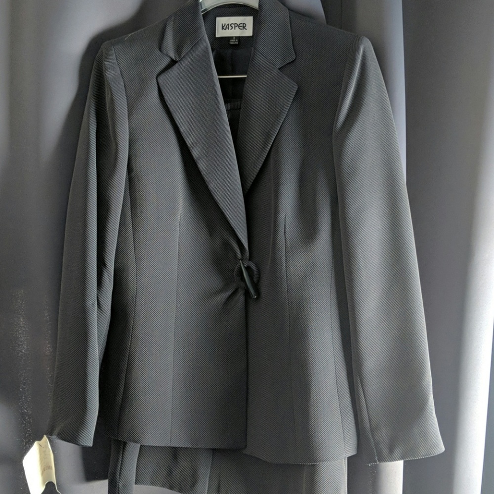 Kasper Women's Skirt Suit